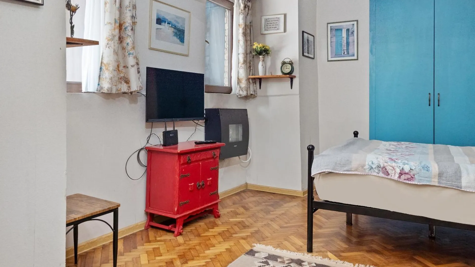 Lägenhet Stylish Studio Chikobava Street Heart Of Tbilisi